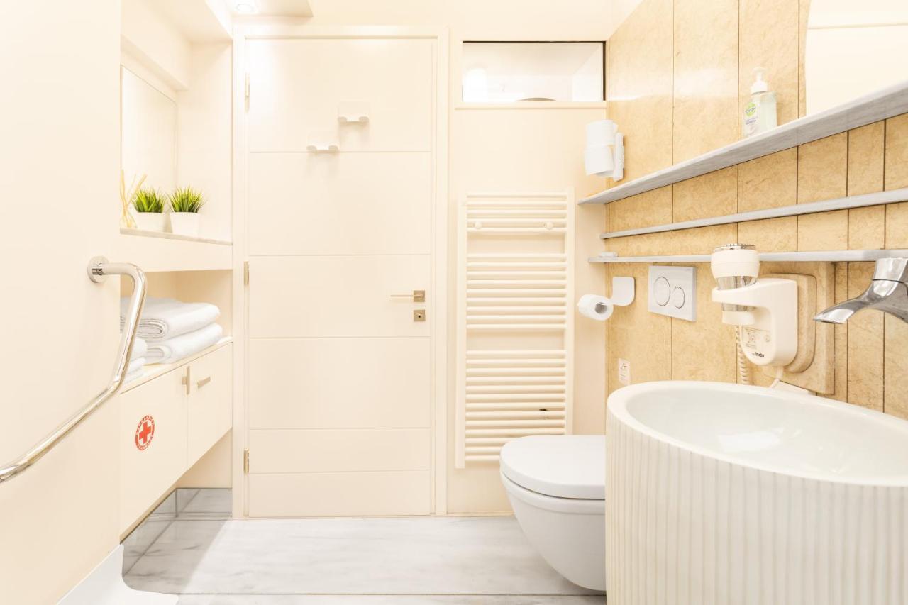 Acropolis Suites - Where Else In Athens? Екстериор снимка