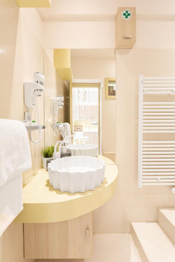 Acropolis Suites - Where Else In Athens? Екстериор снимка